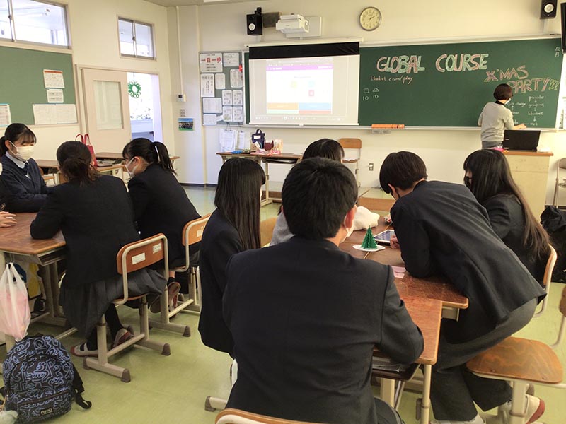 クイズに取り組む様子