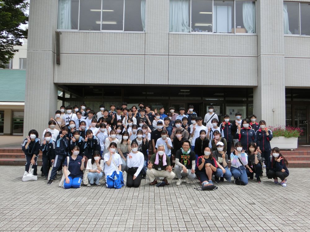 参加者　７３名(3年生49名2年生17名1年生7名保護者1名)（引率２名）