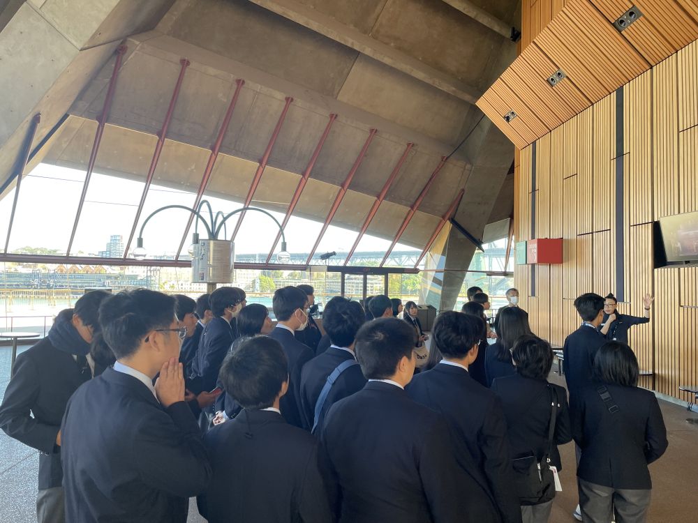 オペラハウスの館内ツアー