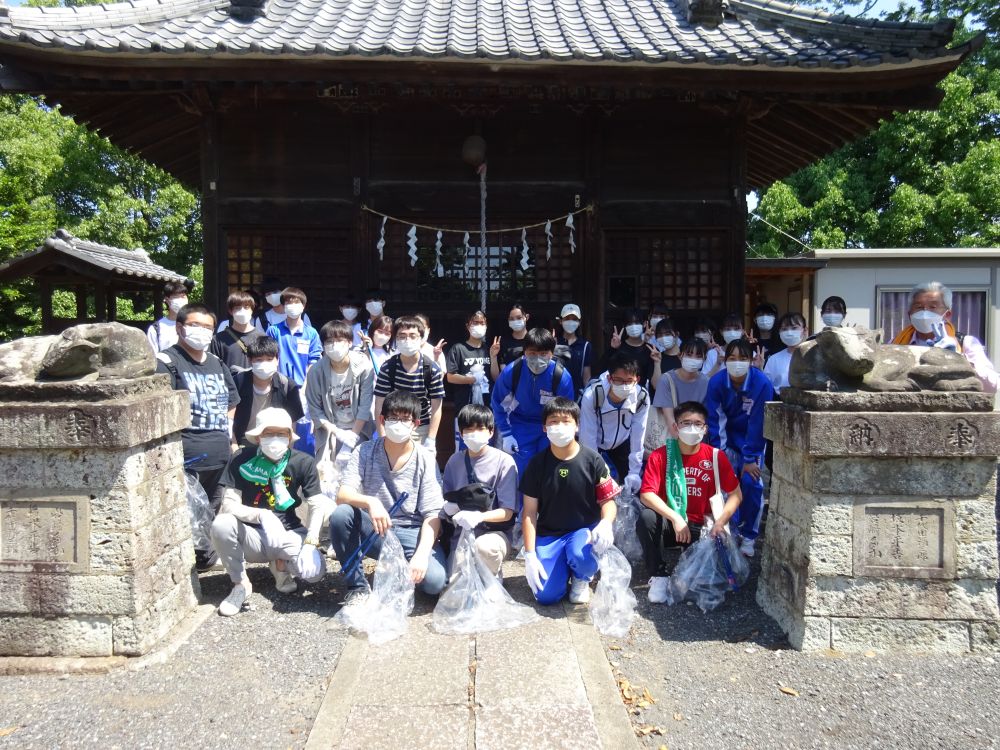 3年生参加者　3５名　(勉強の神様にお参り　菅原神社)